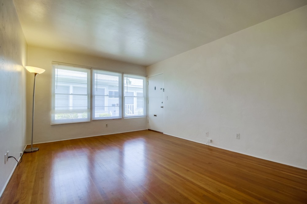Virtual tour photo 8 of 23 for 4384 Louisiana St