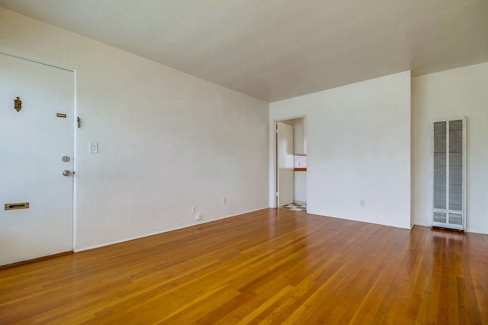Virtual tour photo 10 of 23 for 4384 Louisiana St