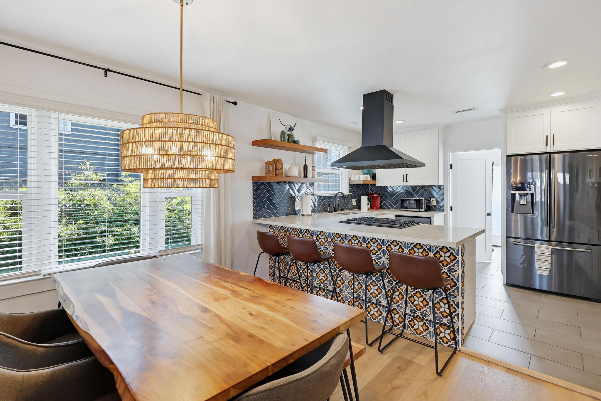 Virtual tour photo 14 of 128 for 4384 Mississippi St