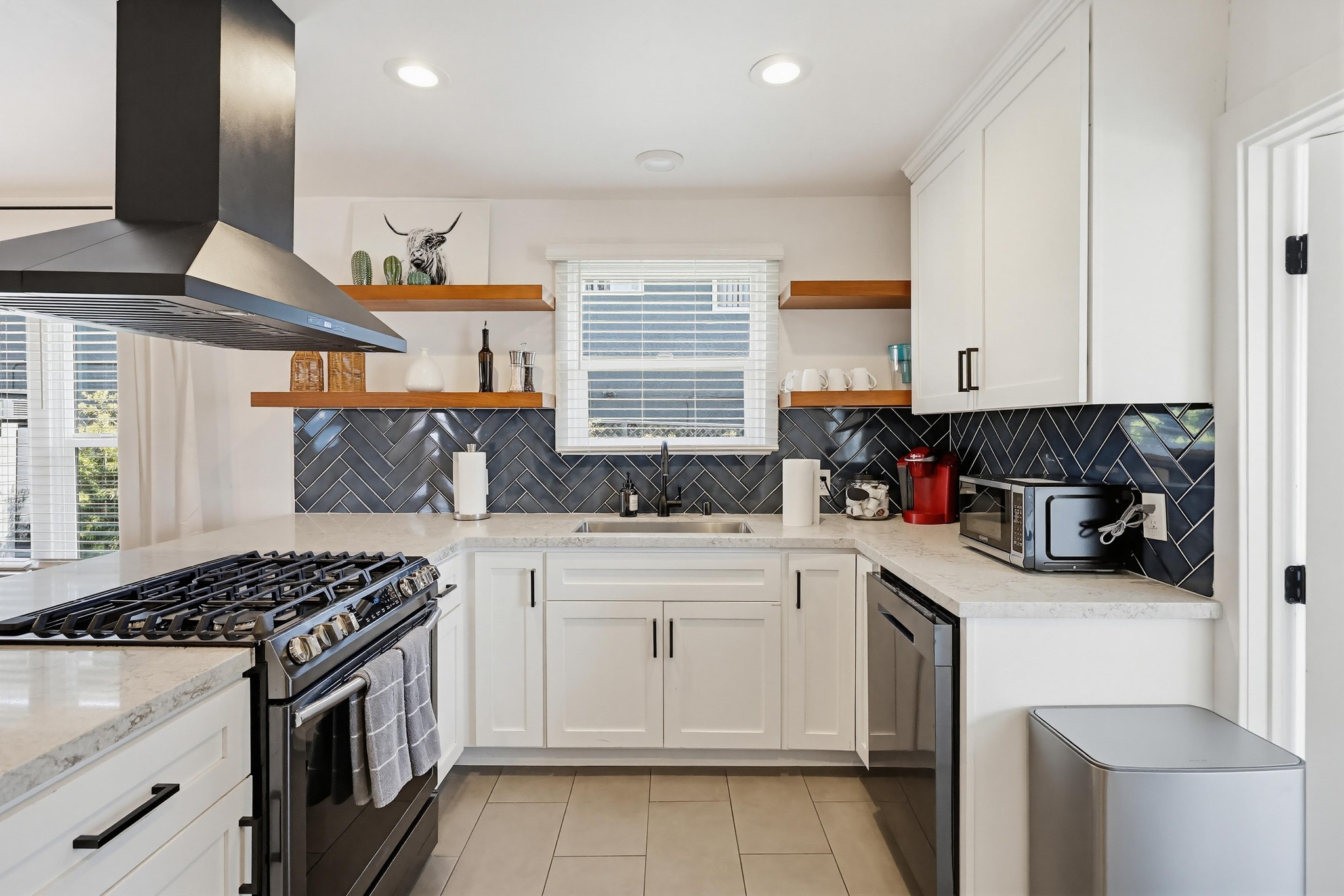 Virtual tour photo 19 of 128 for 4384 Mississippi St