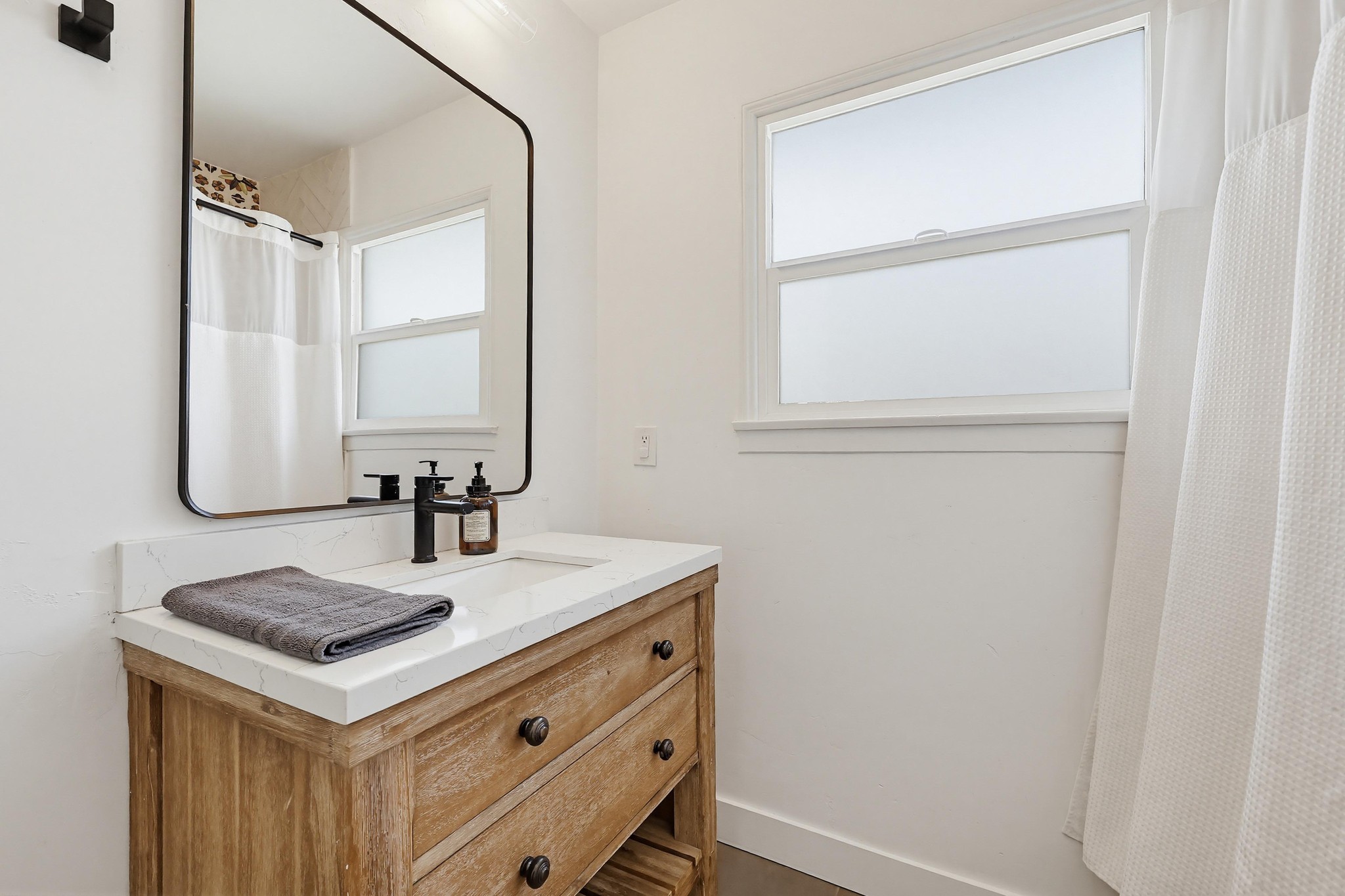 Virtual tour photo 33 of 128 for 4384 Mississippi St