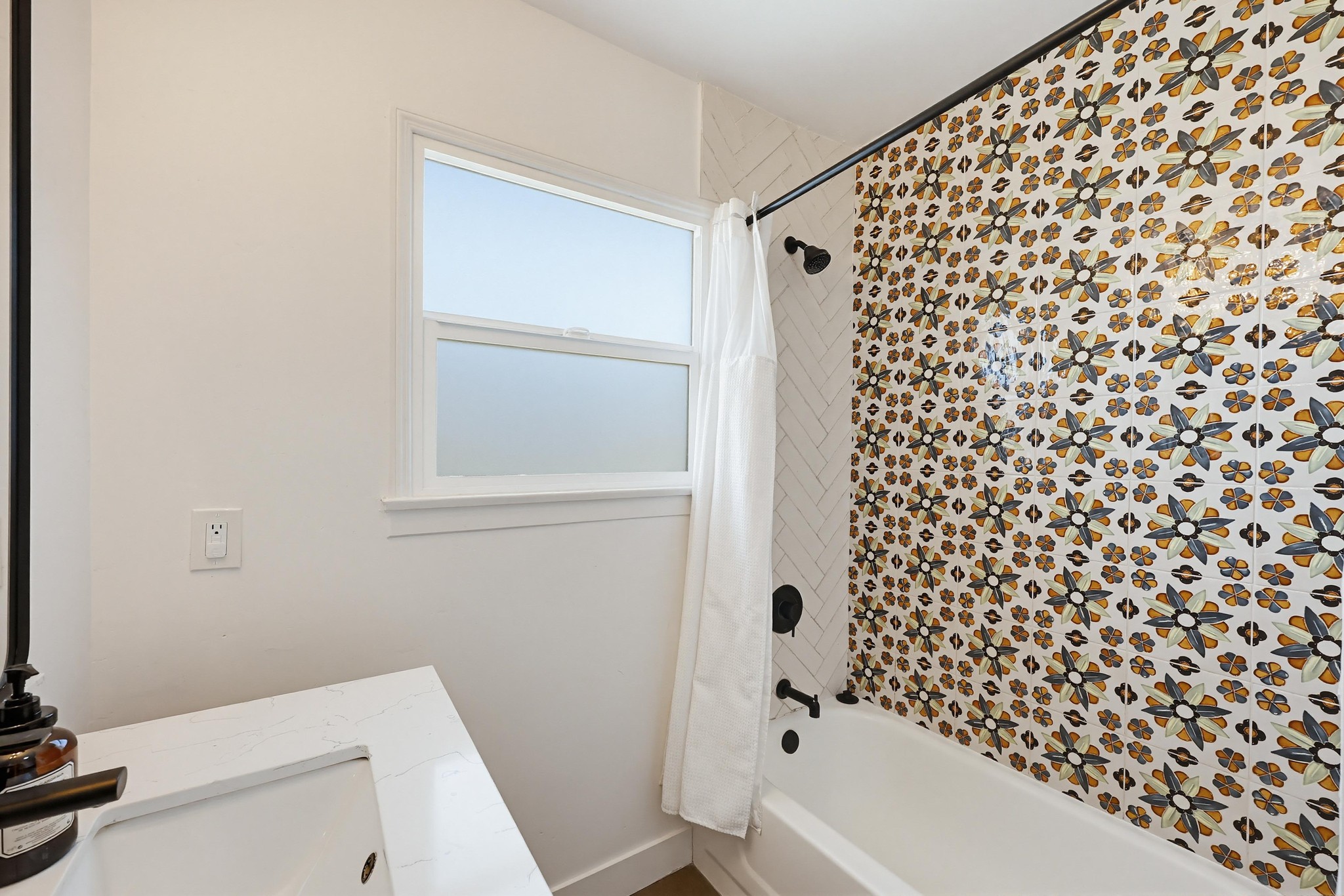 Virtual tour photo 34 of 128 for 4384 Mississippi St