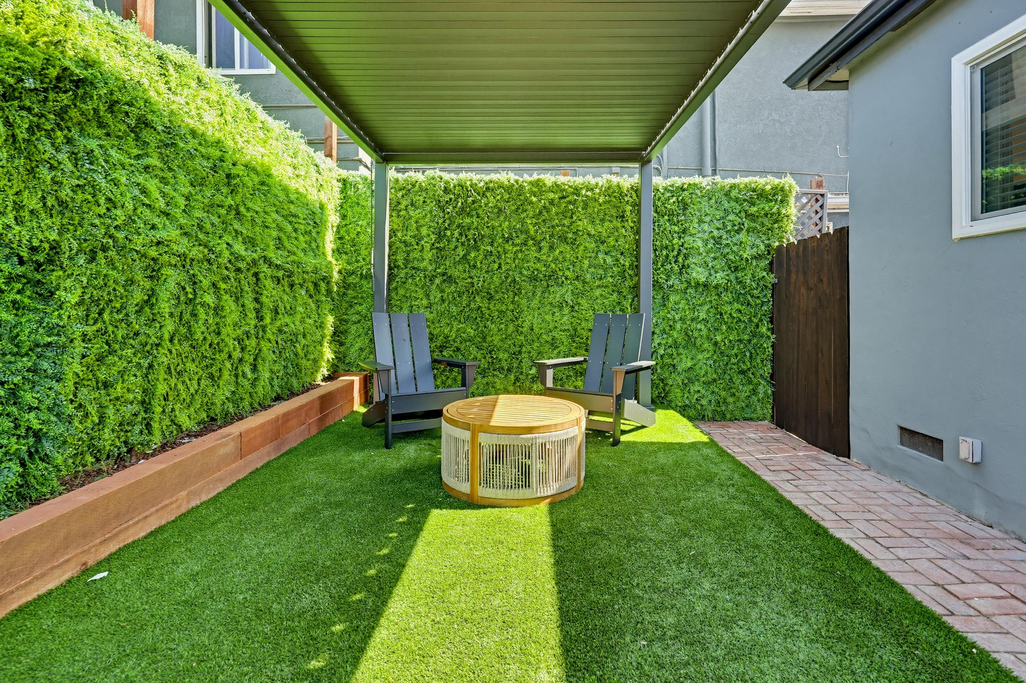 Virtual tour photo 84 of 128 for 4384 Mississippi St