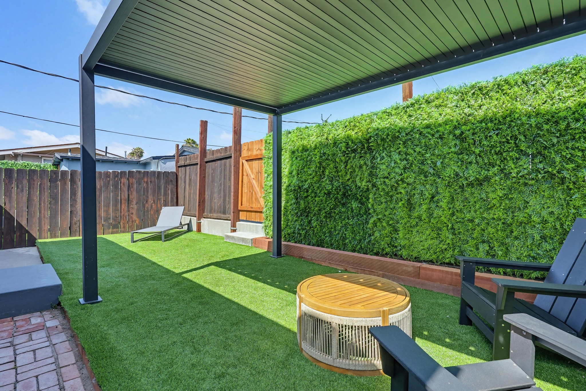 Virtual tour photo 86 of 128 for 4384 Mississippi St