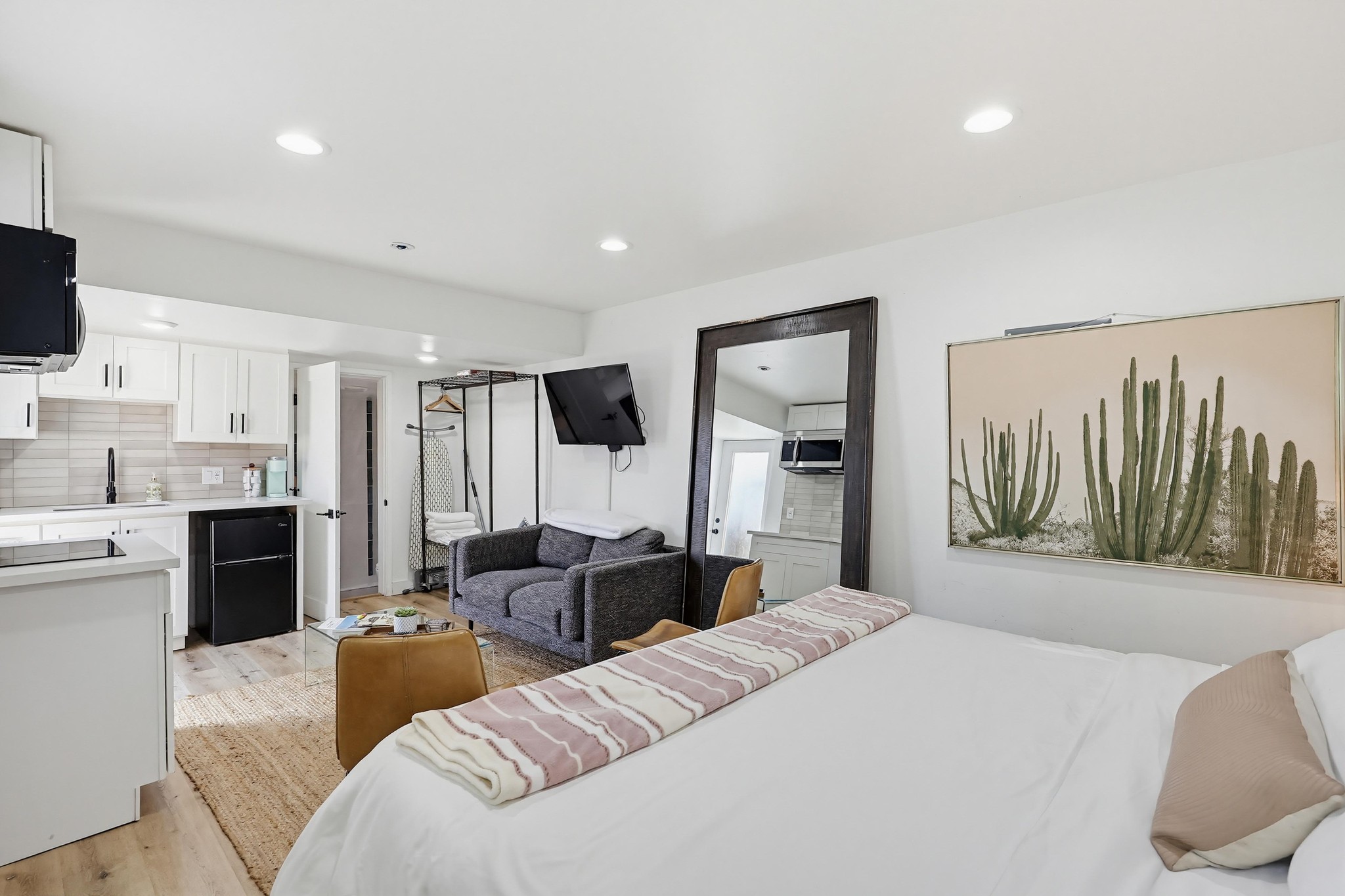 Virtual tour photo 102 of 128 for 4384 Mississippi St