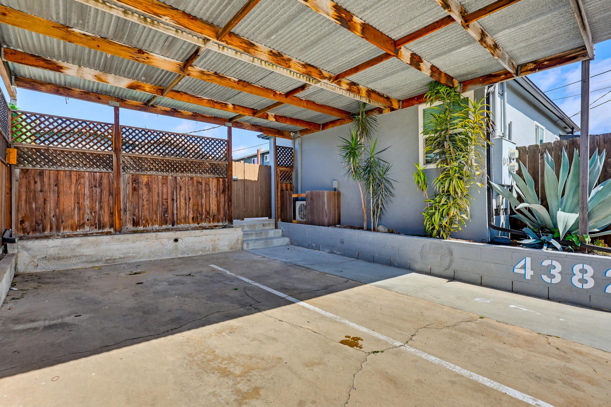 Virtual tour photo 117 of 128 for 4384 Mississippi St