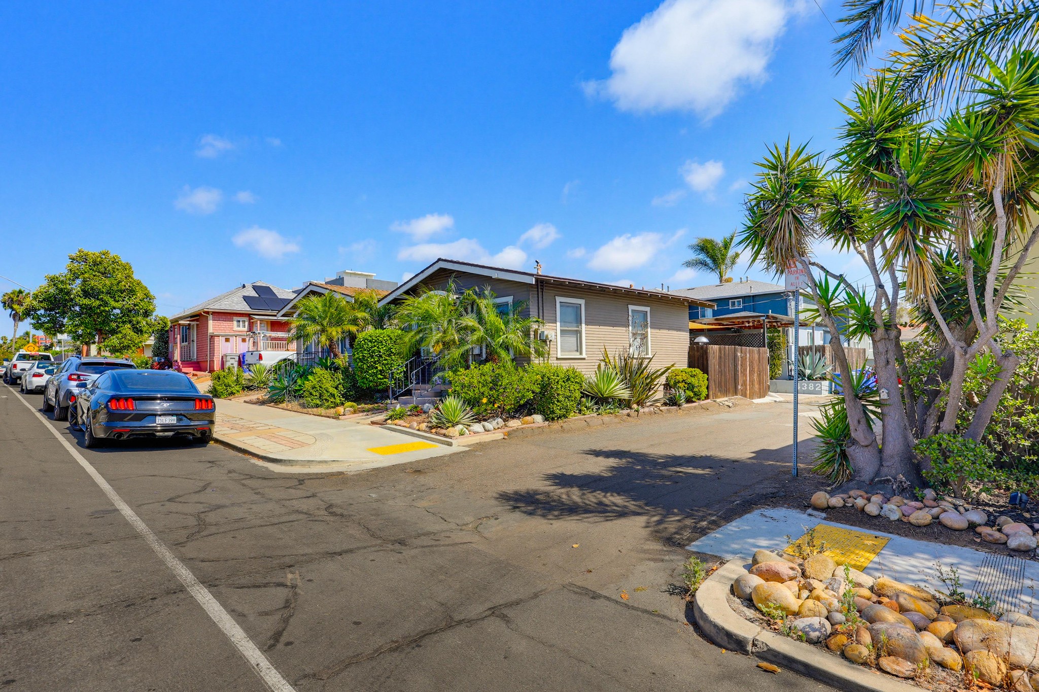 Virtual tour photo 121 of 128 for 4384 Mississippi St