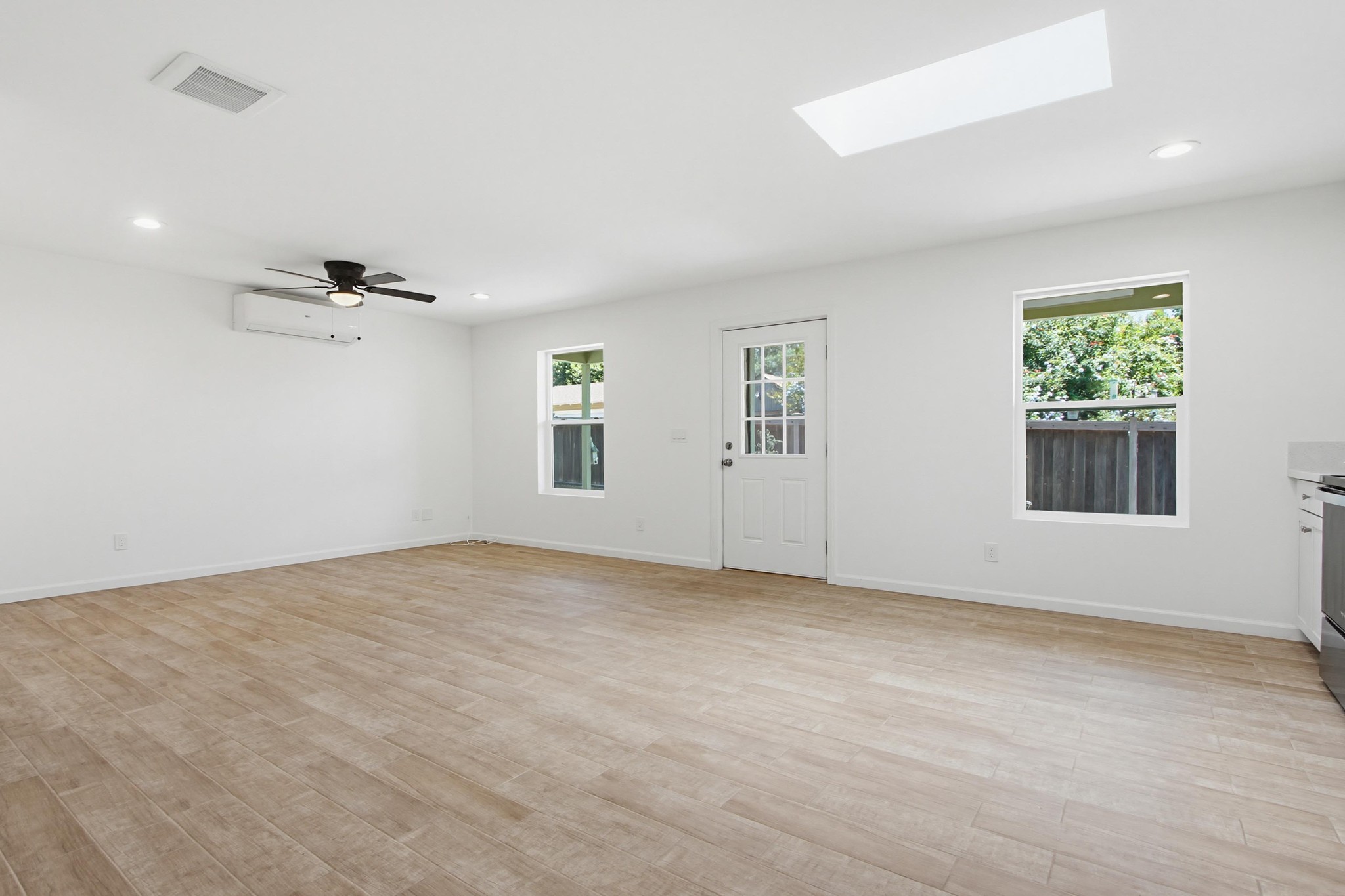 Virtual tour photo 11 of 31 for 439 E 5th Ave