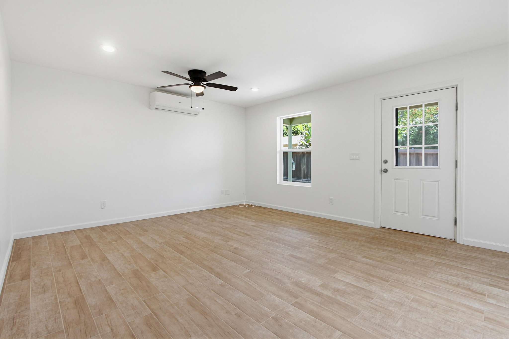 Virtual tour photo 12 of 31 for 439 E 5th Ave