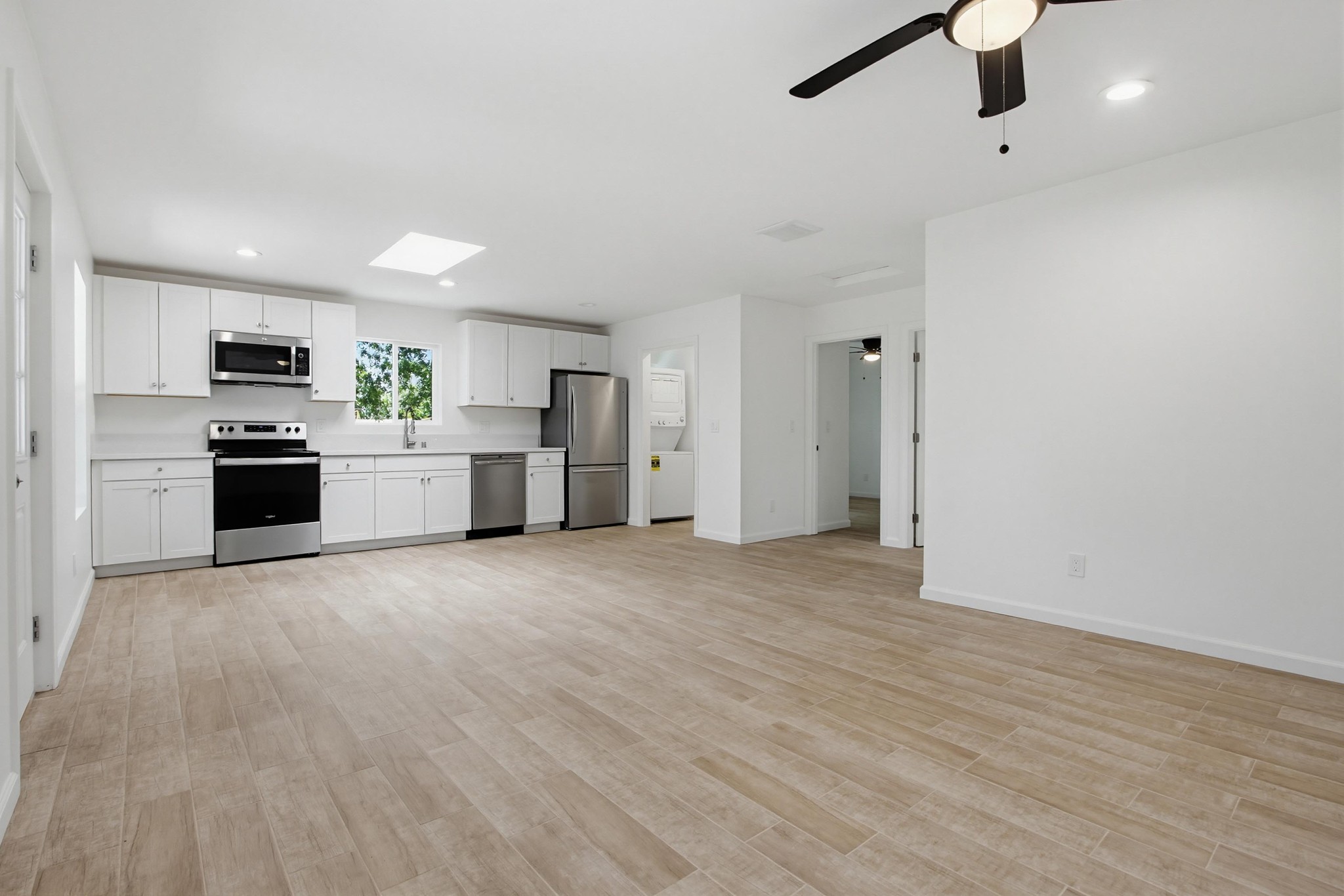 Virtual tour photo 14 of 31 for 439 E 5th Ave