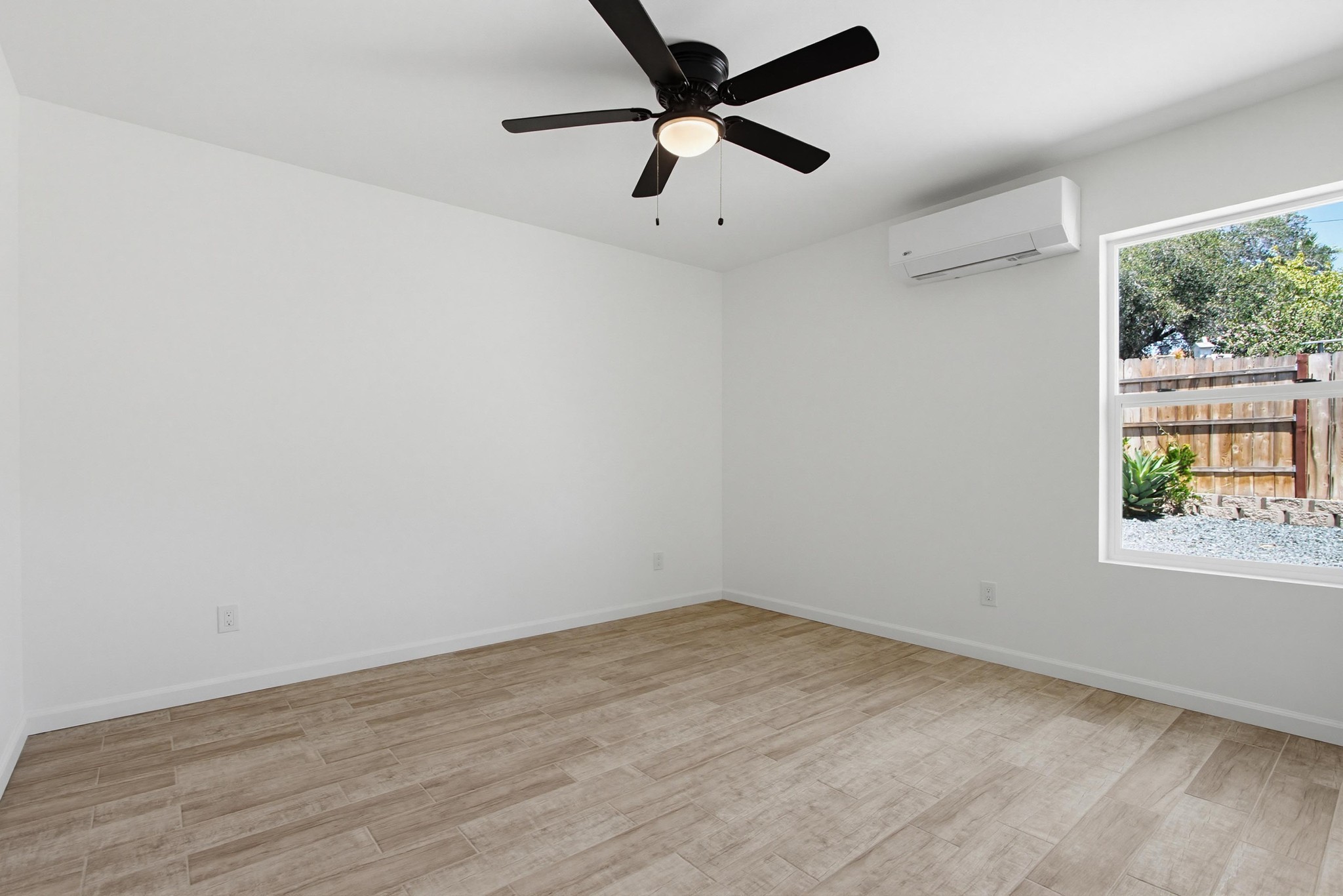 Virtual tour photo 26 of 31 for 439 E 5th Ave