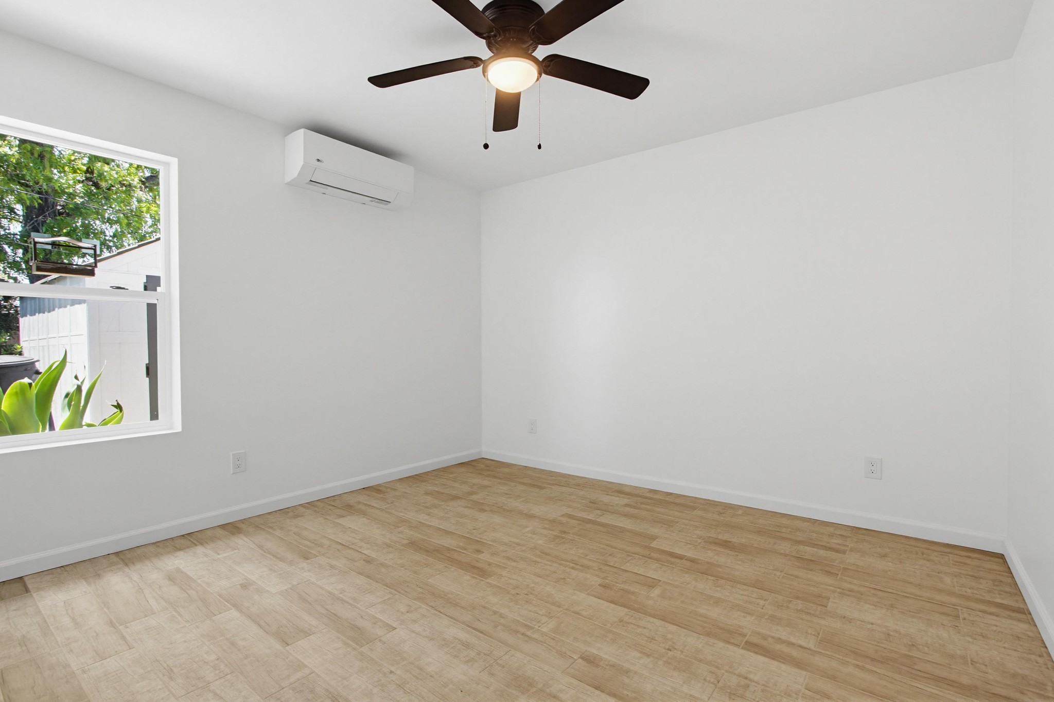 Virtual tour photo 29 of 31 for 439 E 5th Ave
