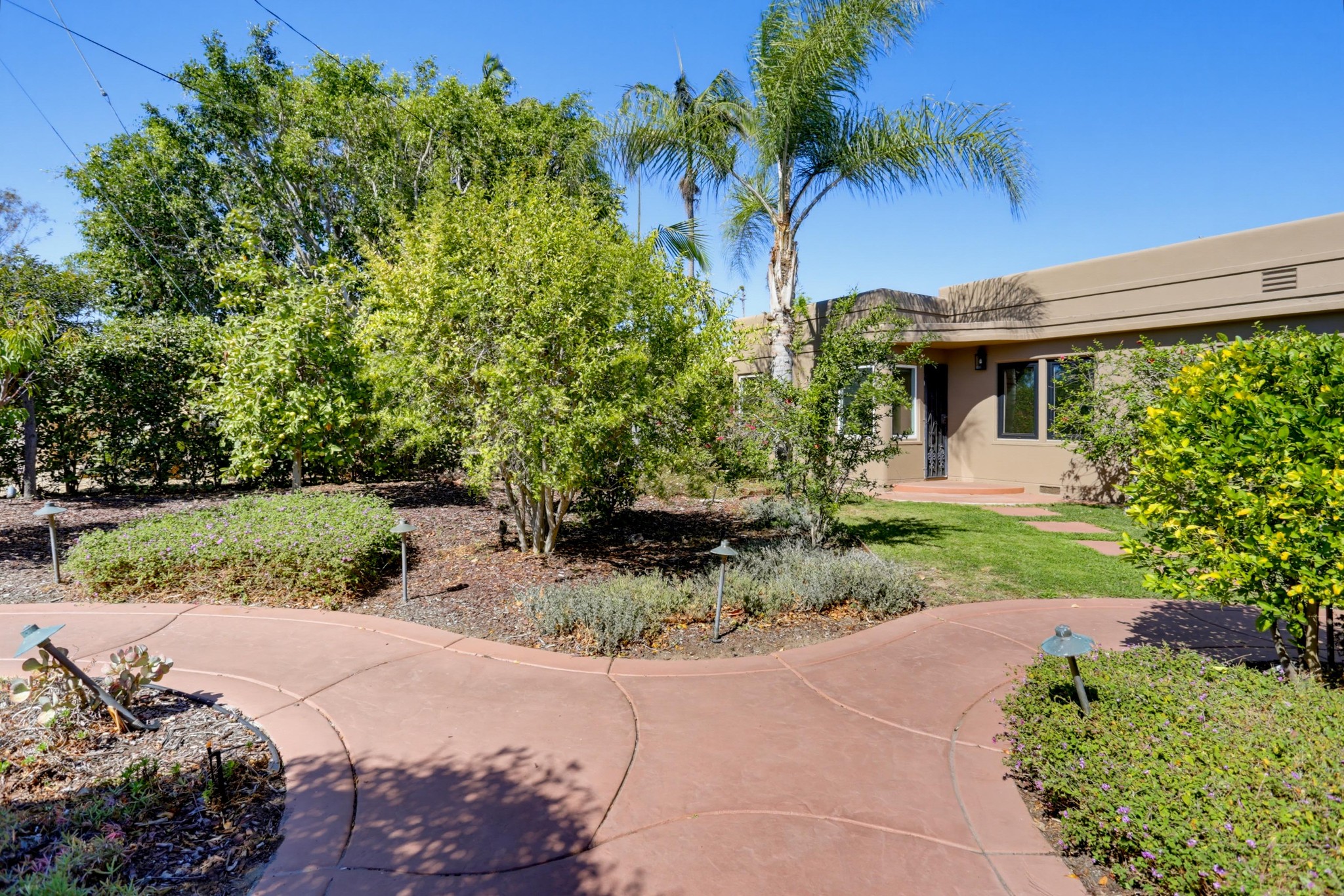 Virtual tour photo 4 of 43 for 4391 Middlesex Dr