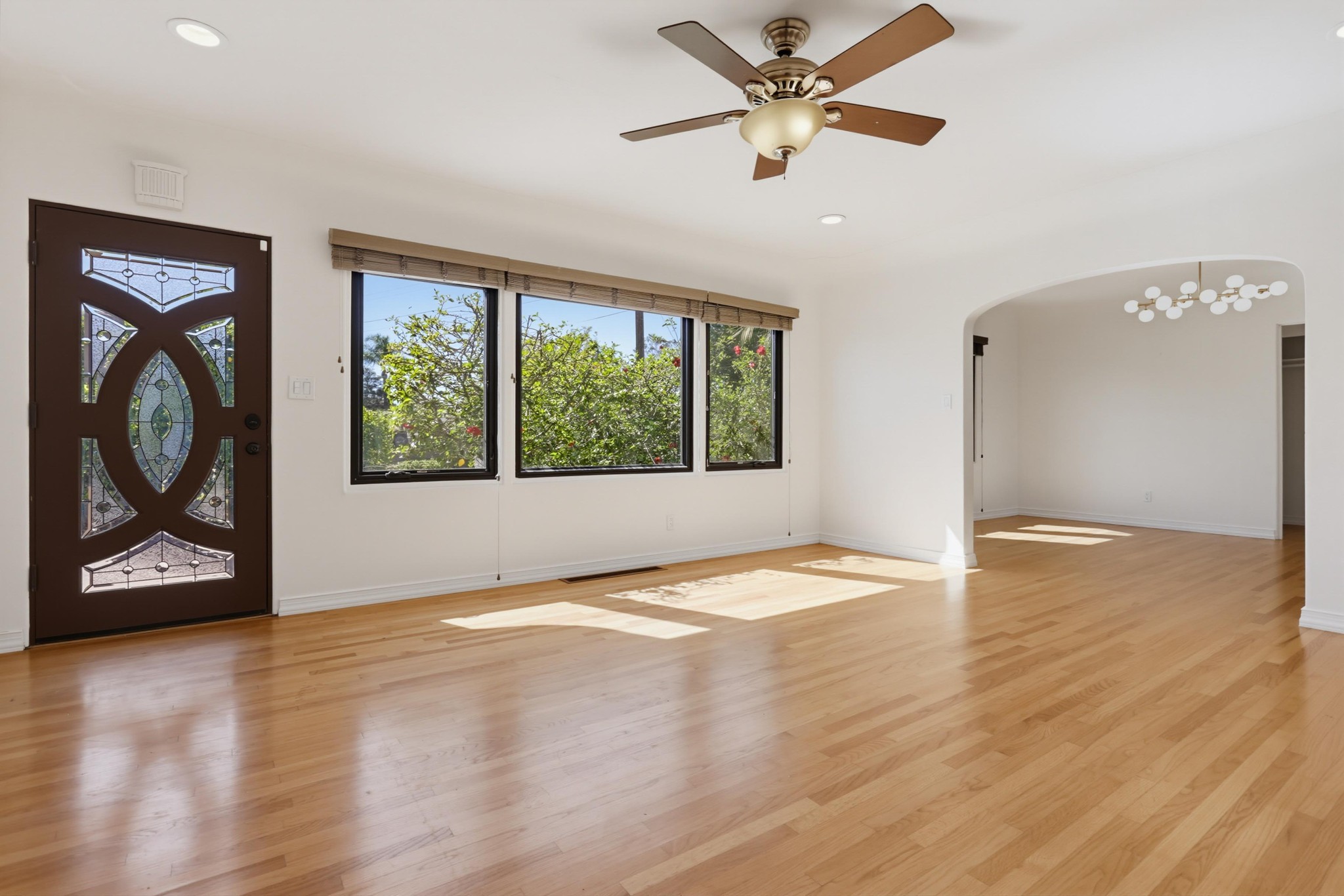 Virtual tour photo 7 of 43 for 4391 Middlesex Dr