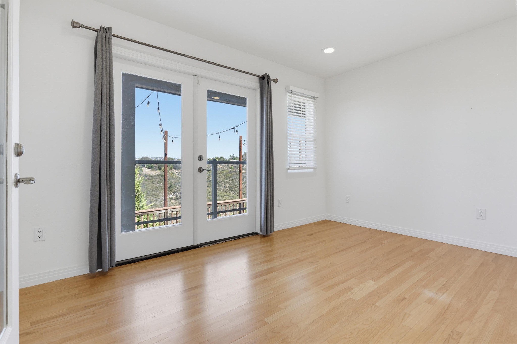 Virtual tour photo 16 of 43 for 4391 Middlesex Dr