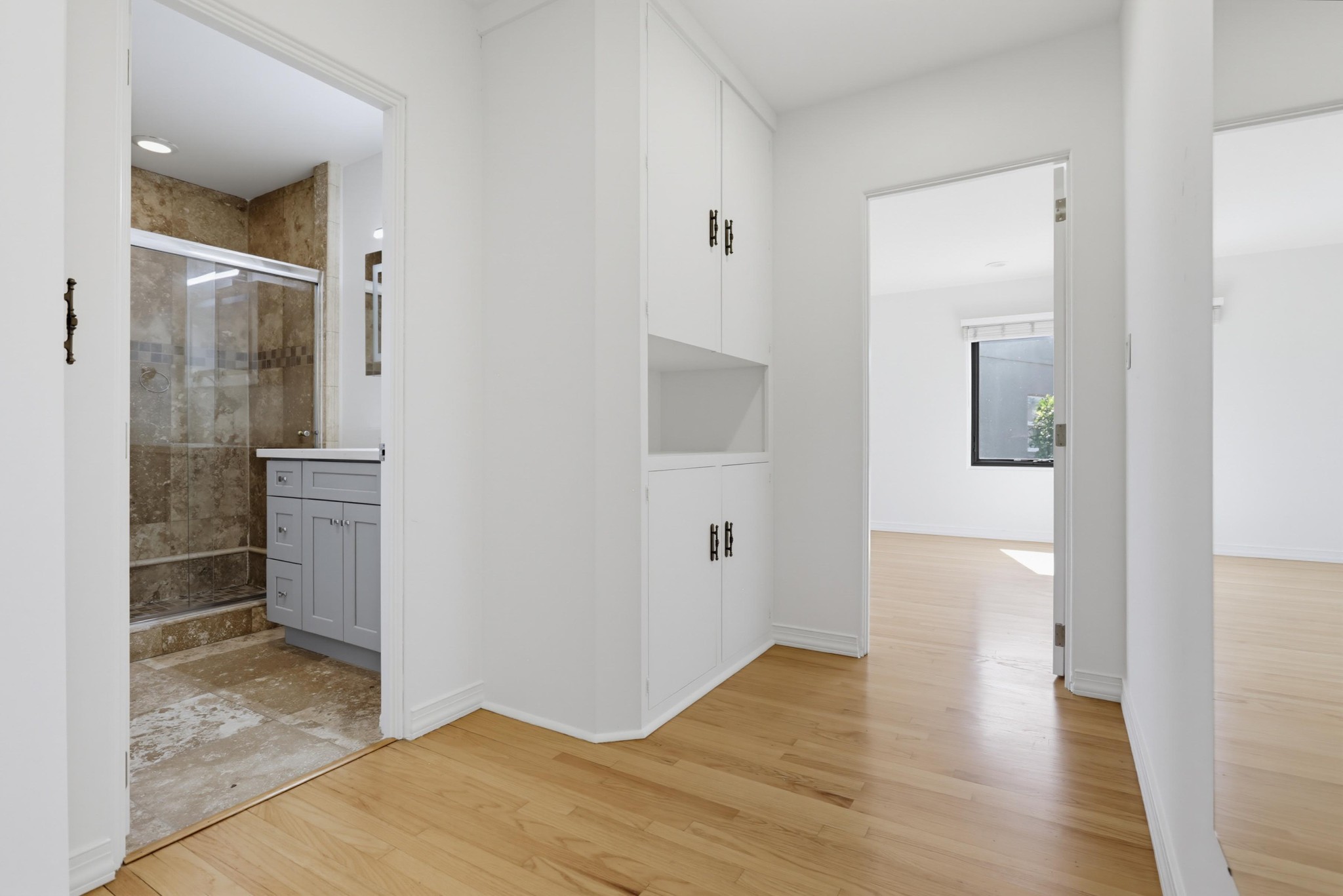 Virtual tour photo 20 of 43 for 4391 Middlesex Dr