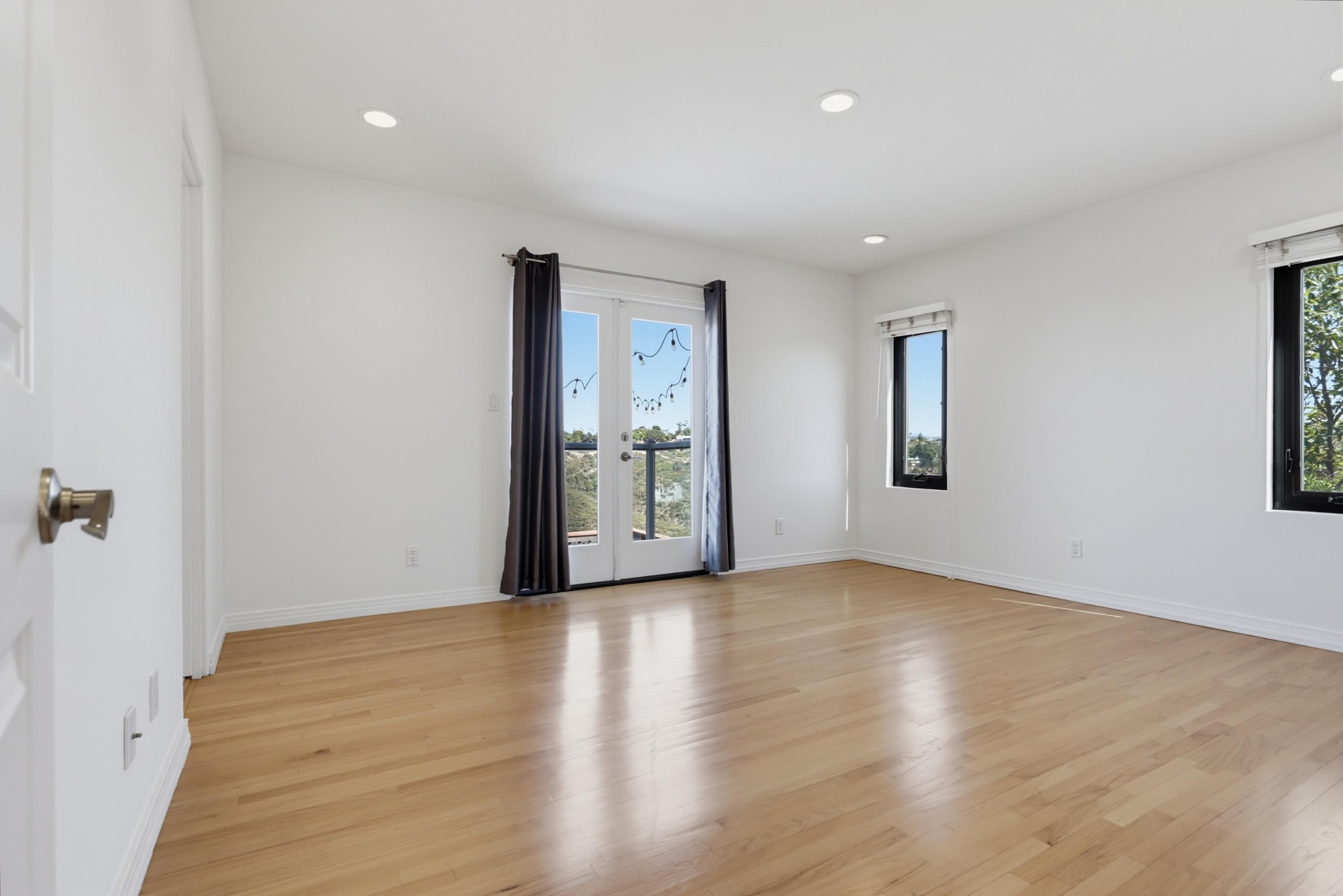 Virtual tour photo 22 of 43 for 4391 Middlesex Dr