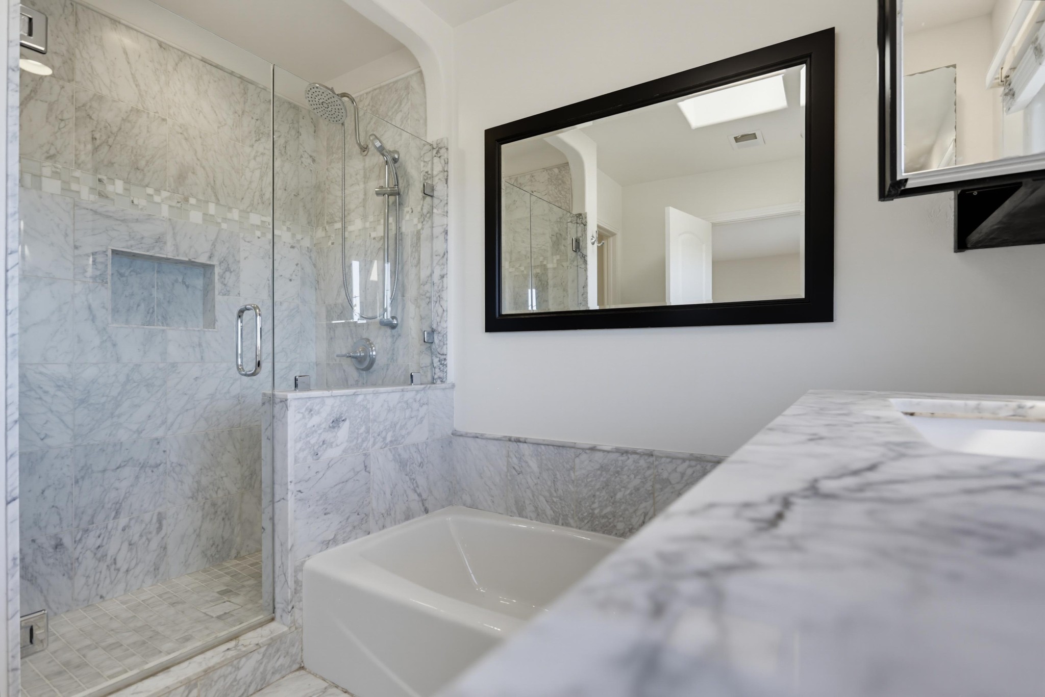 Virtual tour photo 26 of 43 for 4391 Middlesex Dr