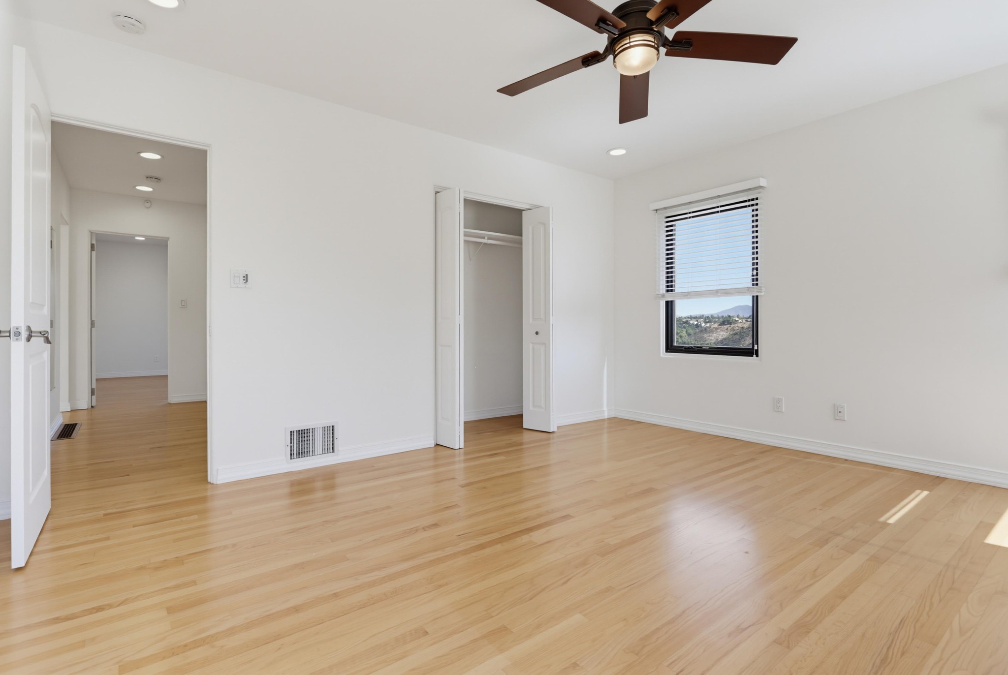 Virtual tour photo 34 of 43 for 4391 Middlesex Dr