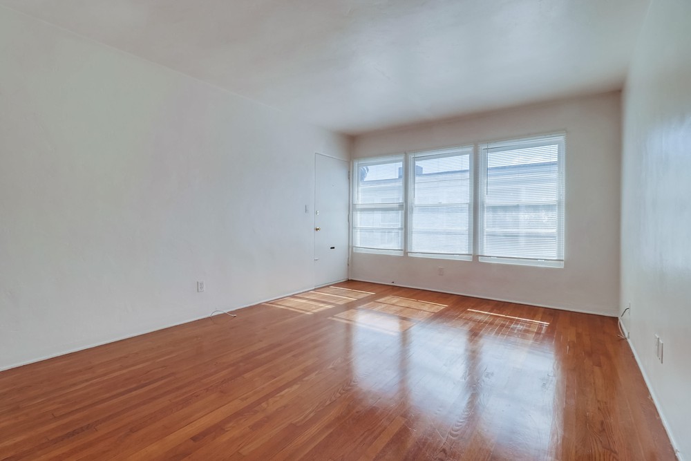 Virtual tour photo 10 of 24 for 4392 Louisiana St