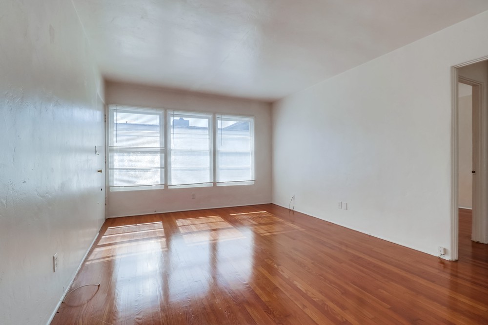 Virtual tour photo 11 of 24 for 4392 Louisiana St