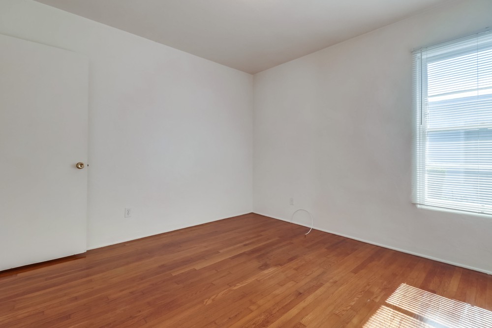 Virtual tour photo 18 of 24 for 4392 Louisiana St
