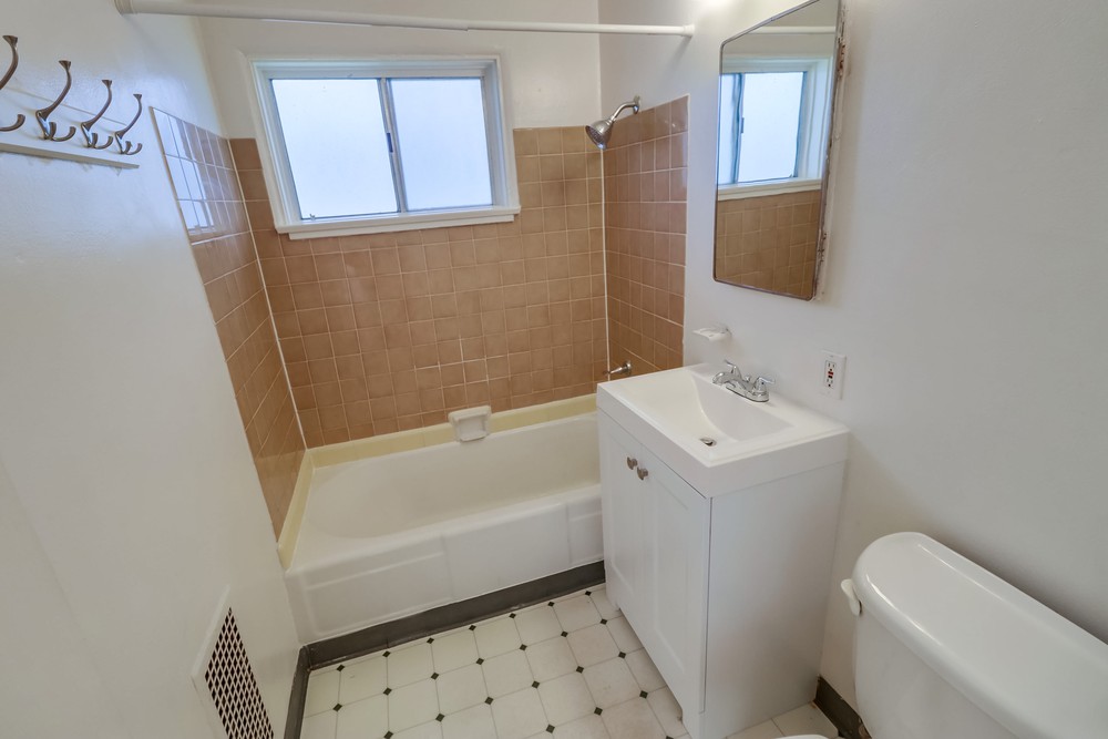Virtual tour photo 21 of 24 for 4392 Louisiana St