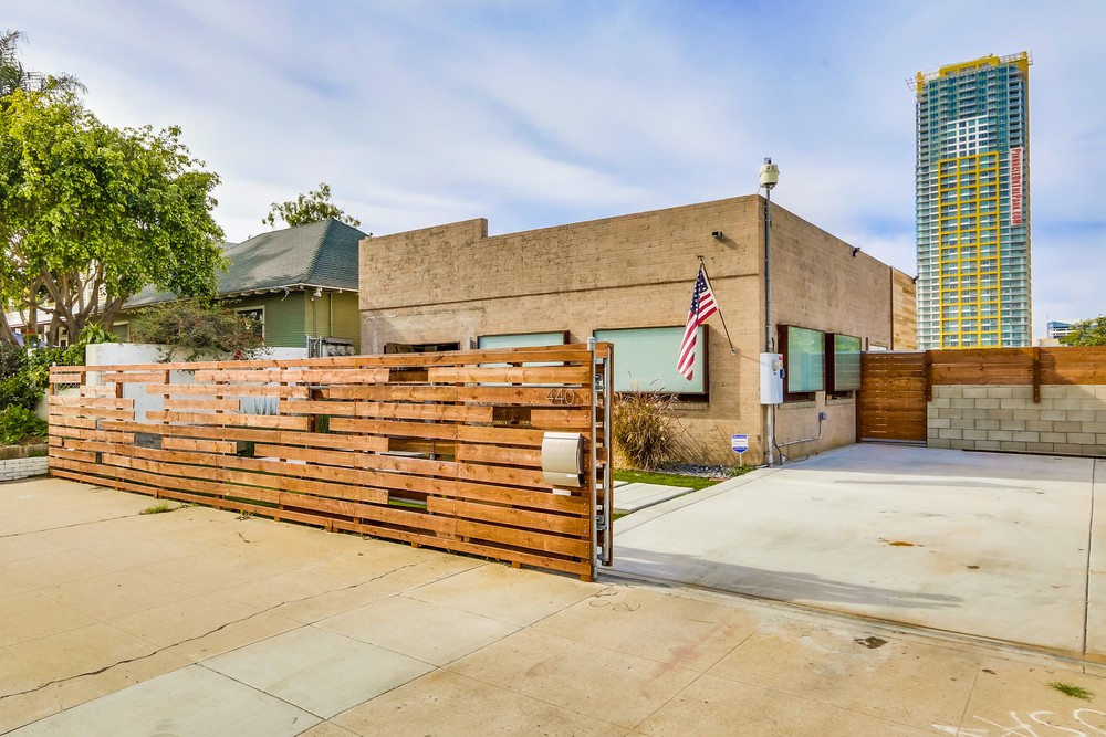Virtual tour photo 1 of 69 for 440 19th St