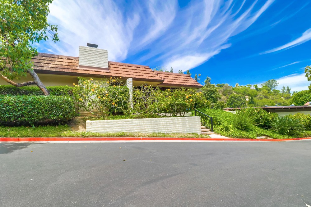 Virtual tour photo 3 of 44 for 4401 Collwood Ln