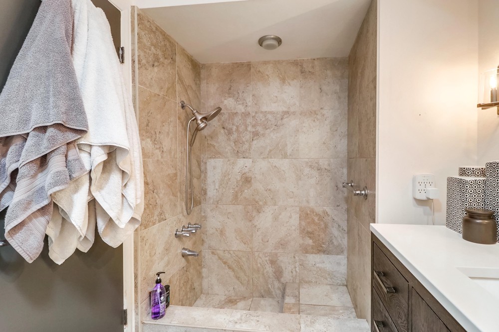 Virtual tour photo 27 of 44 for 4401 Collwood Ln