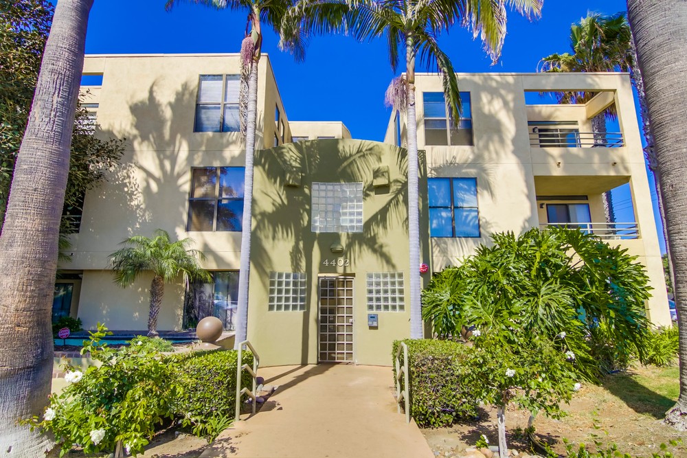 Virtual tour photo 1 of 38 for 4402 Mentone St UNIT 302