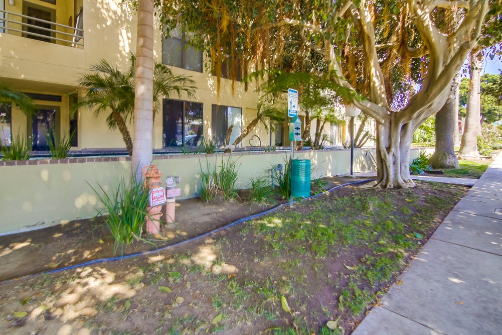 Virtual tour photo 5 of 38 for 4402 Mentone St UNIT 302