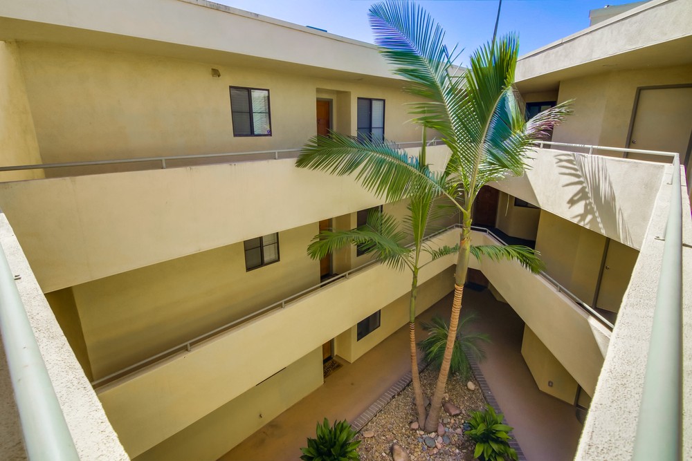 Virtual tour photo 7 of 38 for 4402 Mentone St UNIT 302