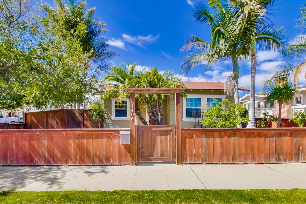 Virtual tour photo 1 of 42 for 4406 Copeland Ave