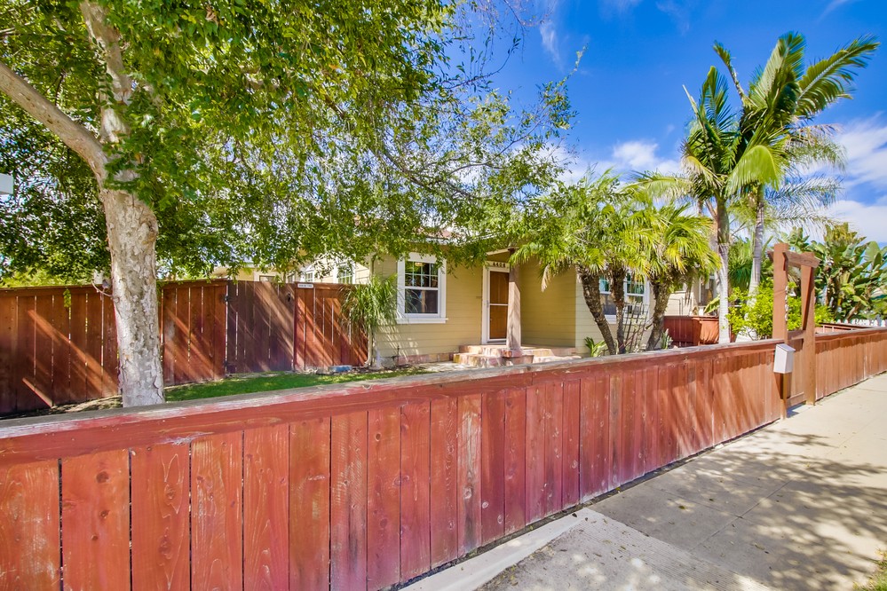 Virtual tour photo 3 of 42 for 4406 Copeland Ave