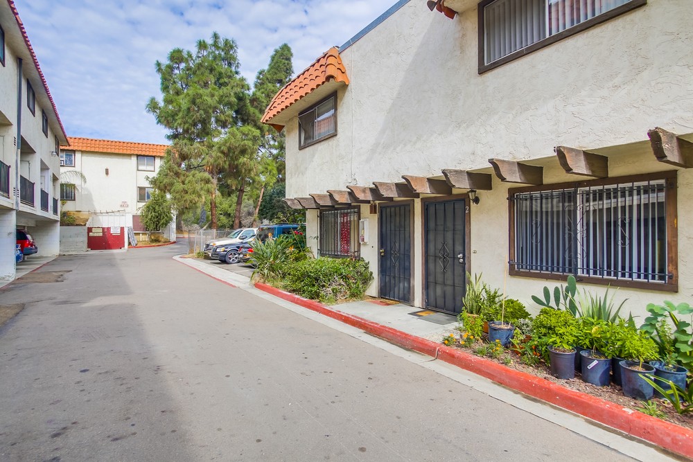 Virtual tour photo 10 of 42 for 4416 Delta St #2