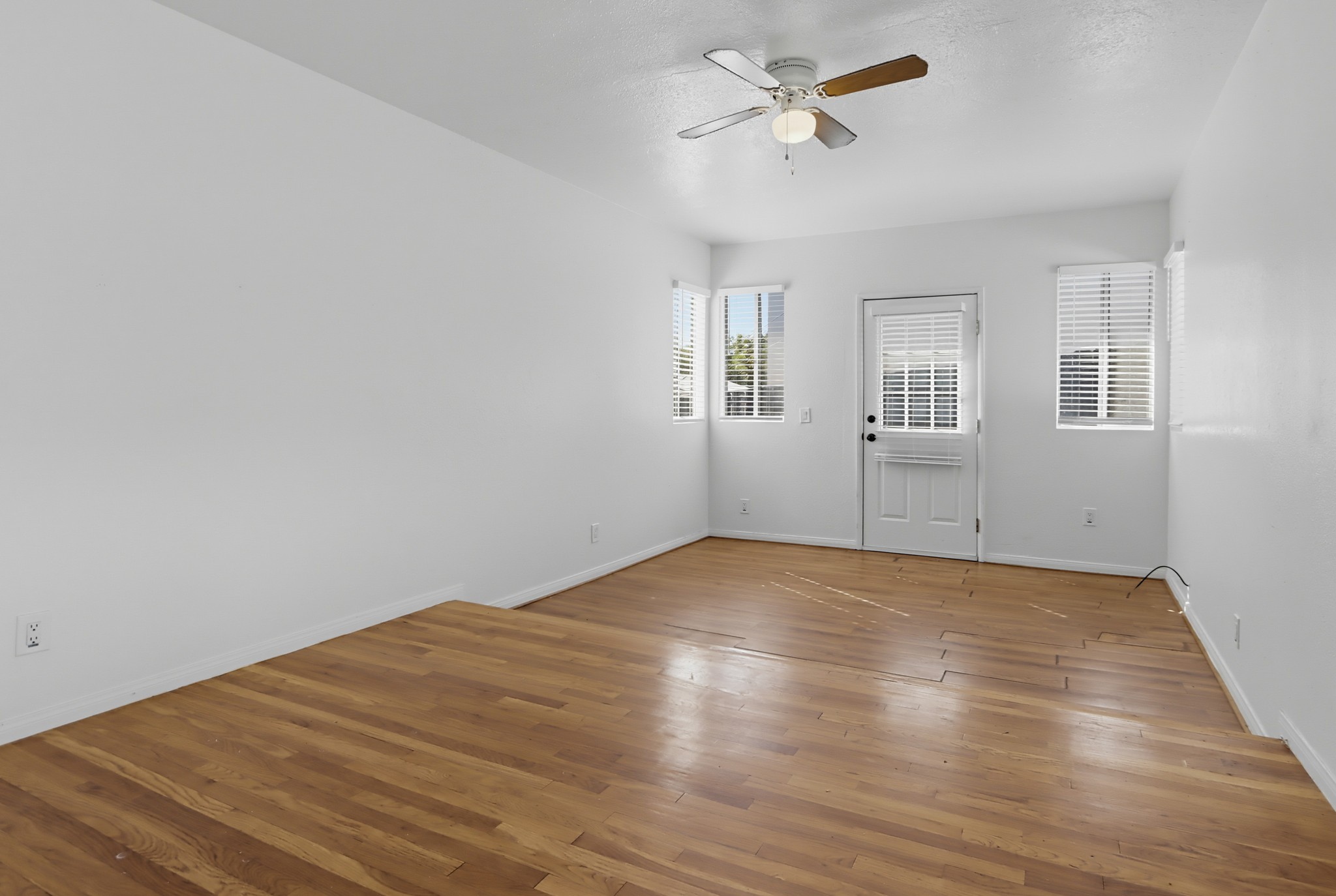 Virtual tour photo 20 of 33 for 4420 58th St