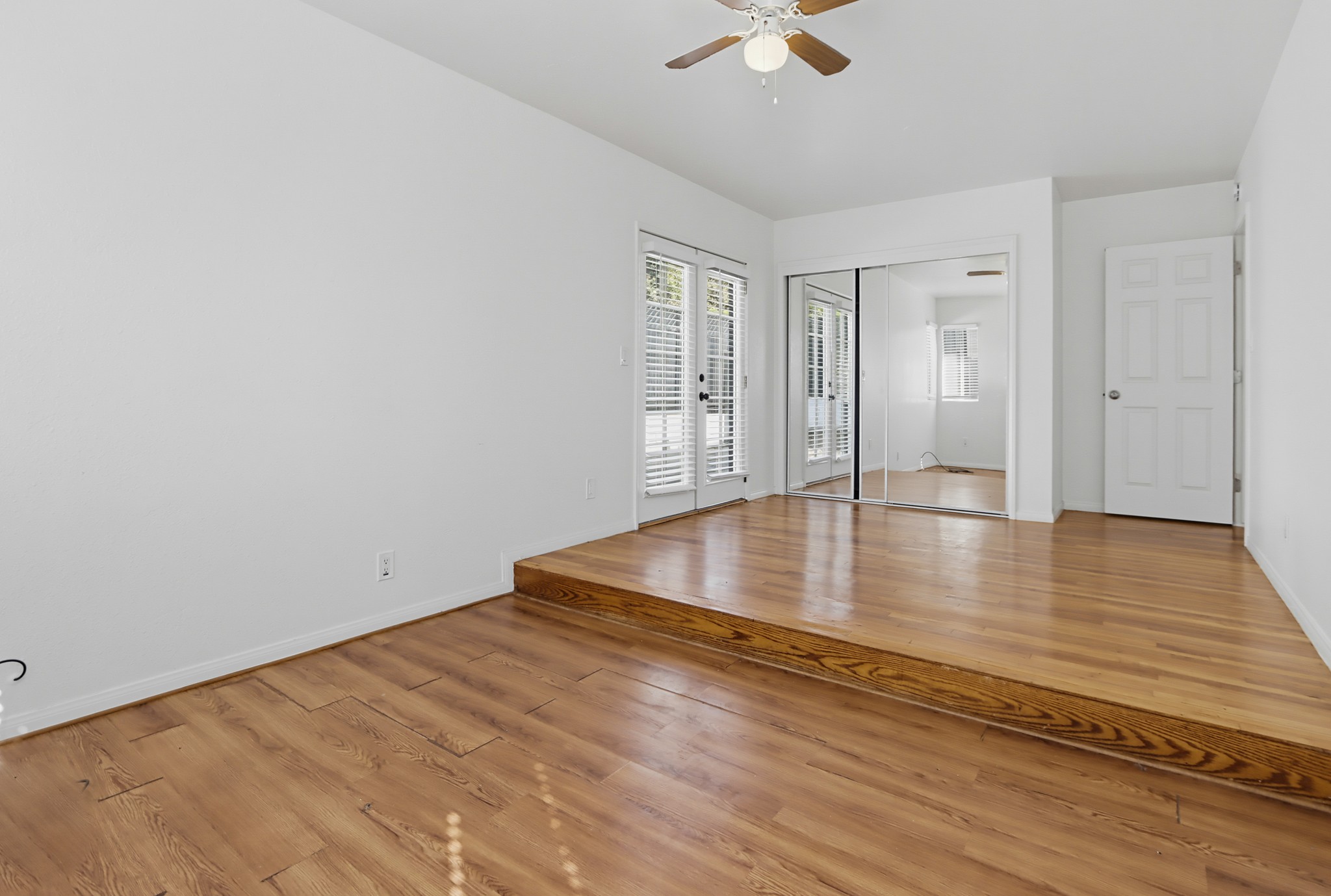 Virtual tour photo 22 of 33 for 4420 58th St
