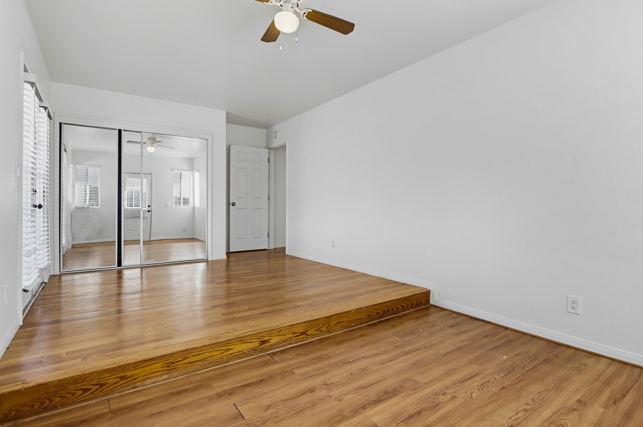 Virtual tour photo 23 of 33 for 4420 58th St
