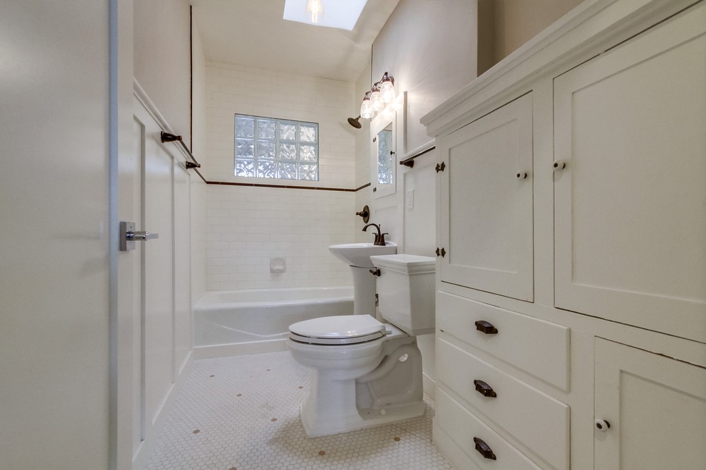 Virtual tour photo 10 of 34 for 4421 37th St