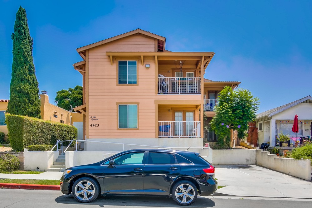 Virtual tour photo 3 of 25 for 4423 49th St