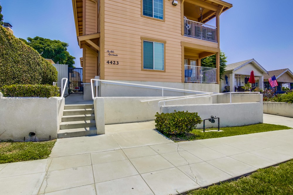 Virtual tour photo 5 of 25 for 4423 49th St
