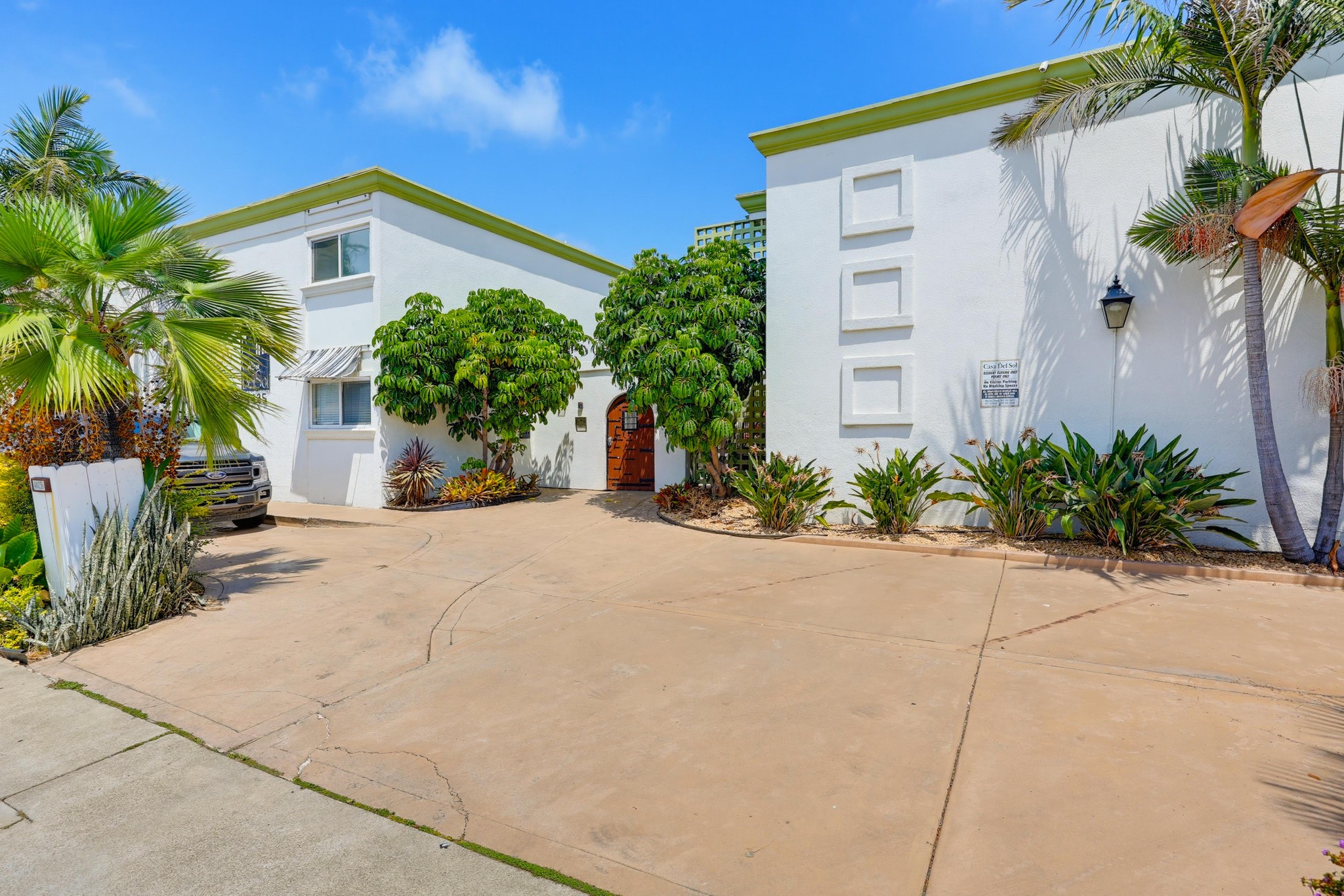 Virtual tour photo 3 of 34 for 4425 50th St Unit 11