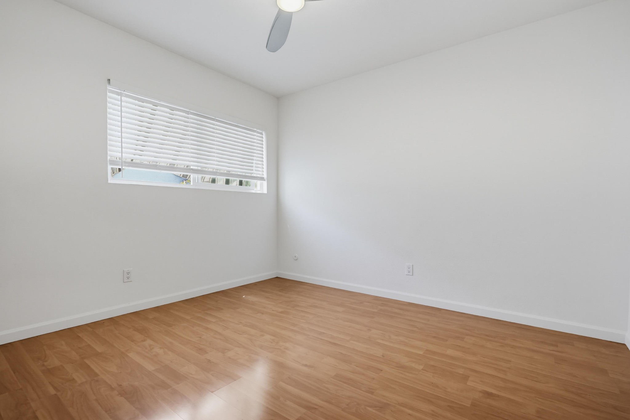Virtual tour photo 28 of 34 for 4425 50th St Unit 11