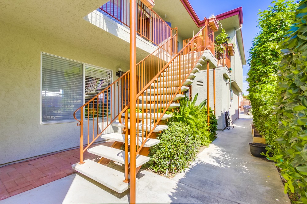Virtual tour photo 5 of 27 for 4425 Louisiana St #4