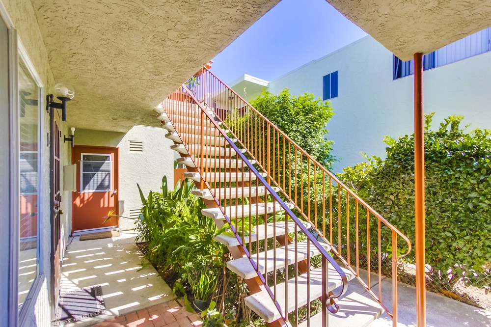 Virtual tour photo 6 of 27 for 4425 Louisiana St #4