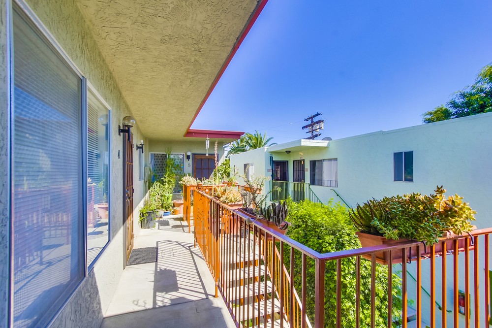 Virtual tour photo 8 of 27 for 4425 Louisiana St #4