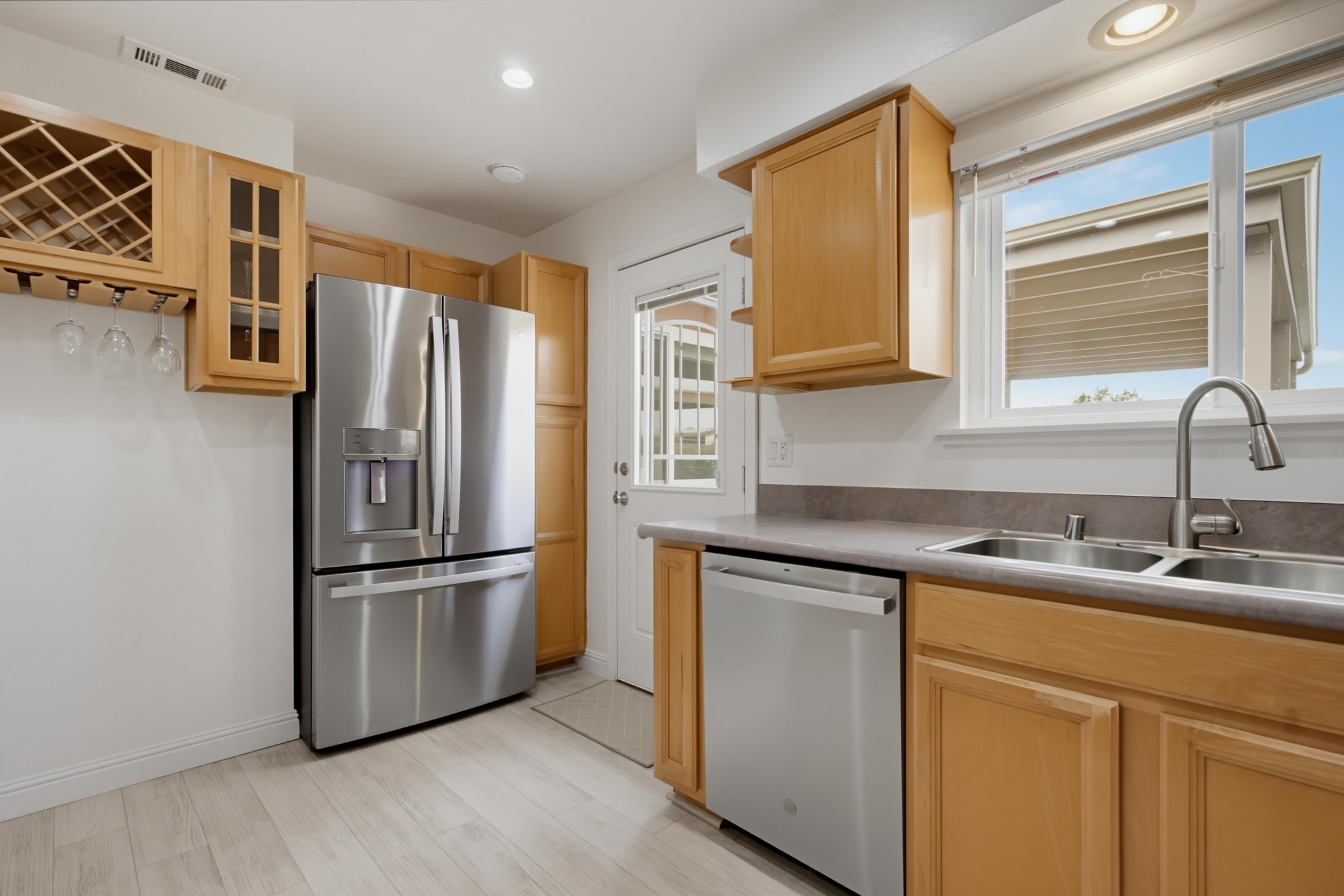 Virtual tour photo 18 of 48 for 4434 Kittiwake Way