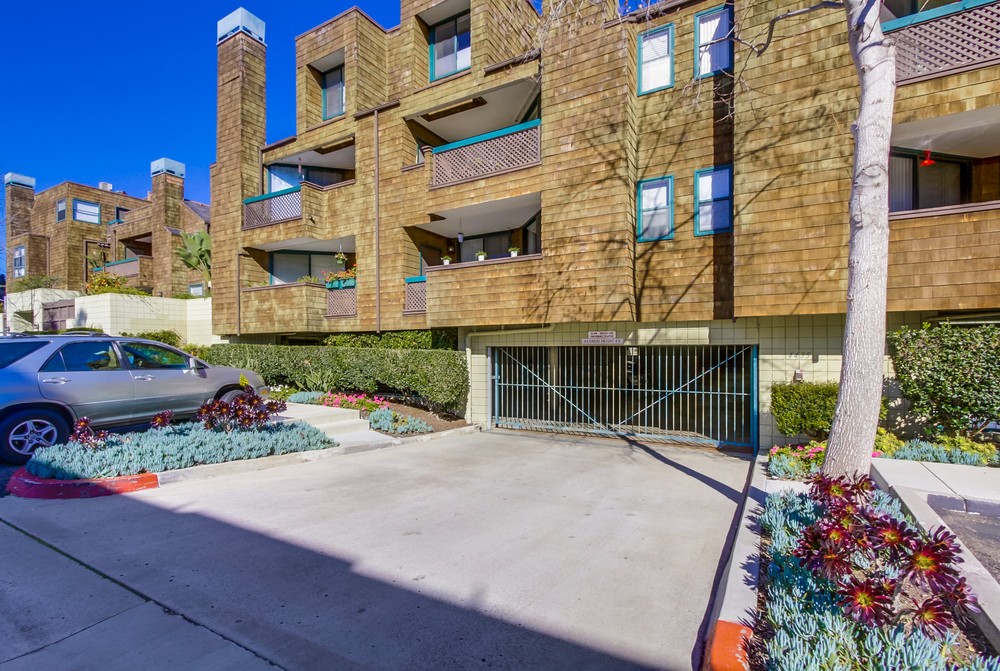 Virtual tour photo 5 of 28 for 4435 Nobel Dr UNIT 11