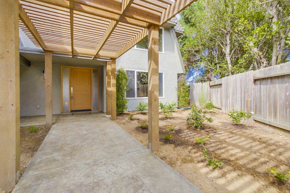 Virtual tour photo 6 of 84 for 4444 Camrose Ave
